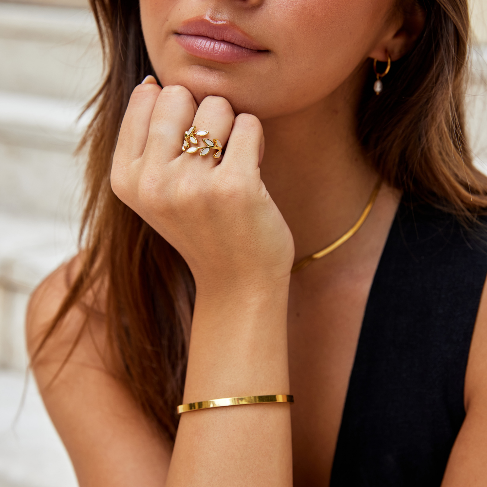 Serene Gold Leaf Ring