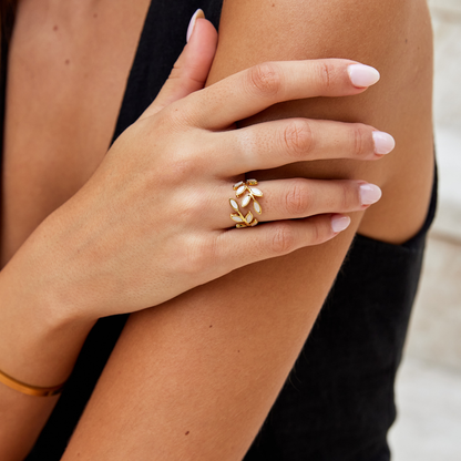 Serene Gold Leaf Ring