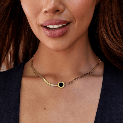 Azalea Black Pendant Necklace